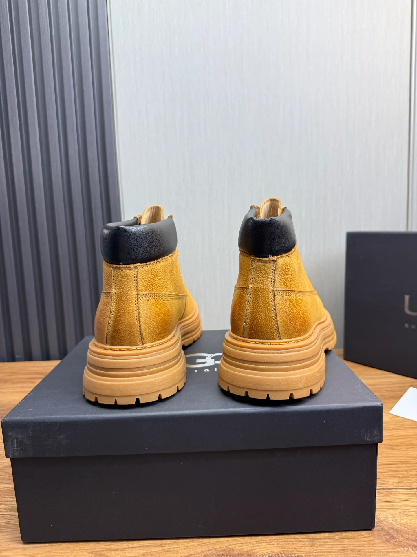 Factory price 680💰 [UGG] Men's hot winter warm boots🐑Simple and fashionable design, cowhide➕comfortable and warm wool lining. Soft and comfortable to wear, good warmth retention, and excellent foot feel. Regular size 38-45